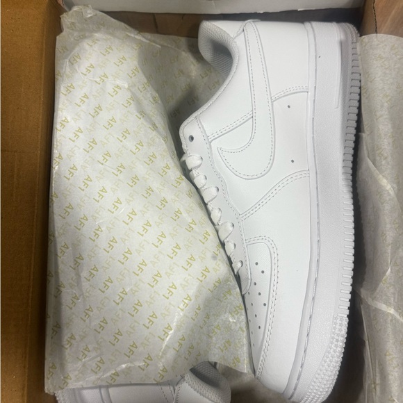 Nike Air Force 1 - Picture 3 of 5
